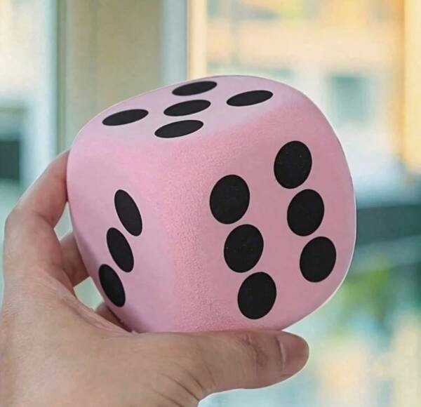 Large, colorful foam cubes - Image 3